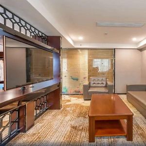 Queen Suite